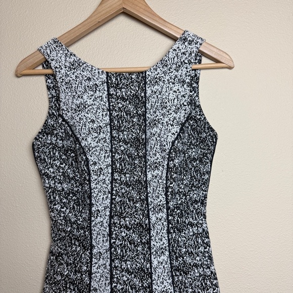 H&M Dress size 2 fit and flare gray cute - Picture 2 of 8